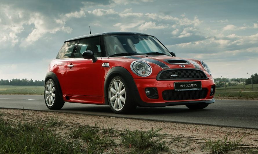 A Tradition of Performance and Style in the Iconic Mini Cooper